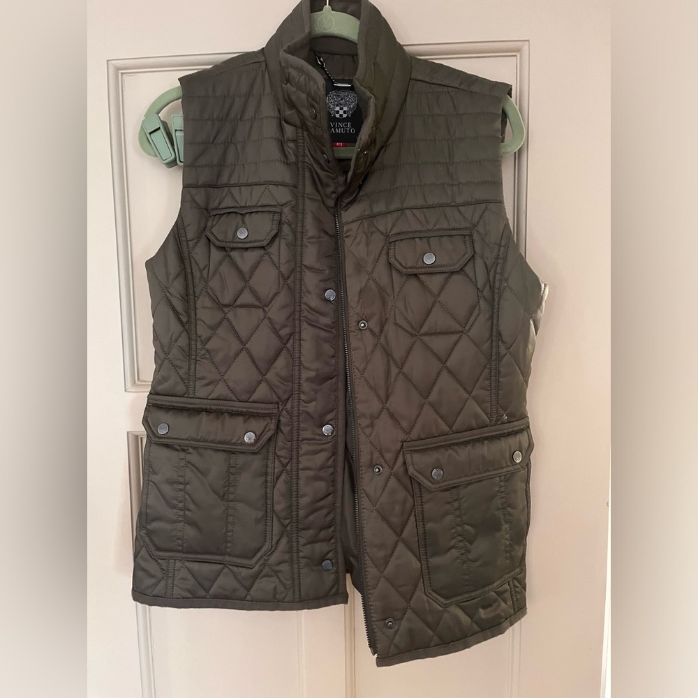 Vince Camuto green quilted vest. Size P/S
